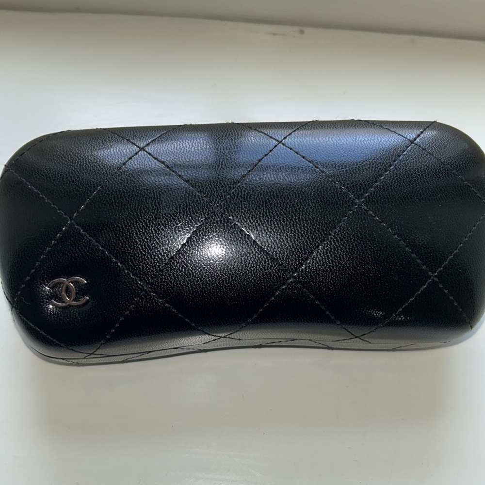 Chanel sunglasses - Picture 3 of 3